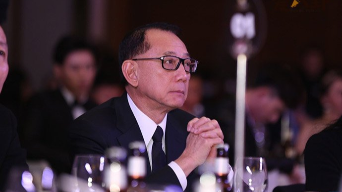 英皇深陷债务危机，老板杨受成拍卖价值千万港元的葡萄酒